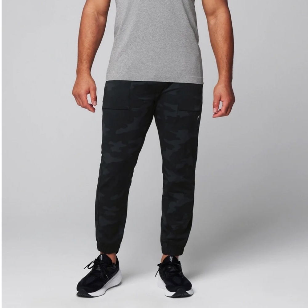 The One Men’s Camo Jogger